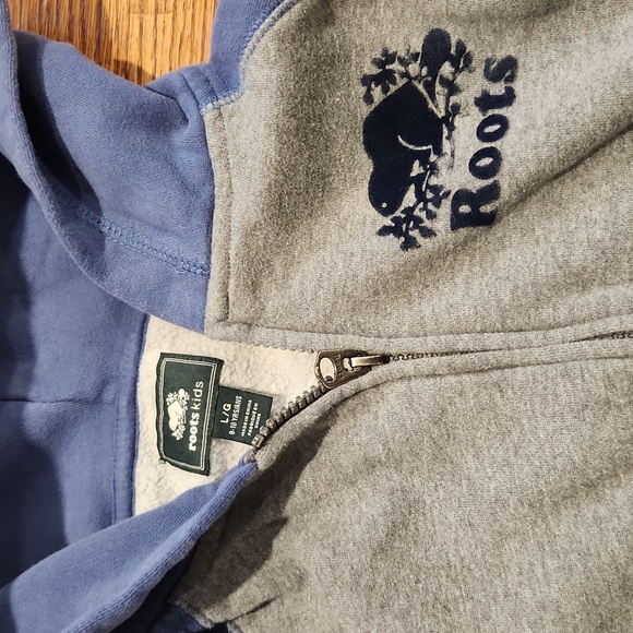 Roots Boys Sweatshirt - 9-10 - Picture 2 of 4